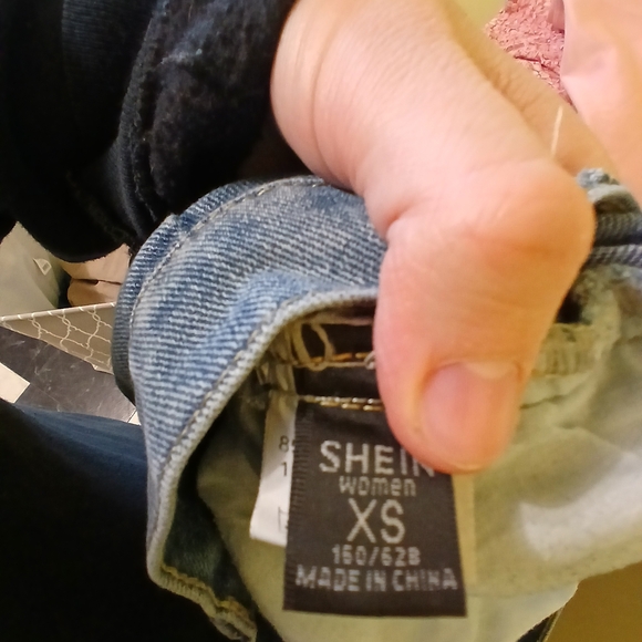 SHEIN  Blue Jeans - Picture 5 of 5
